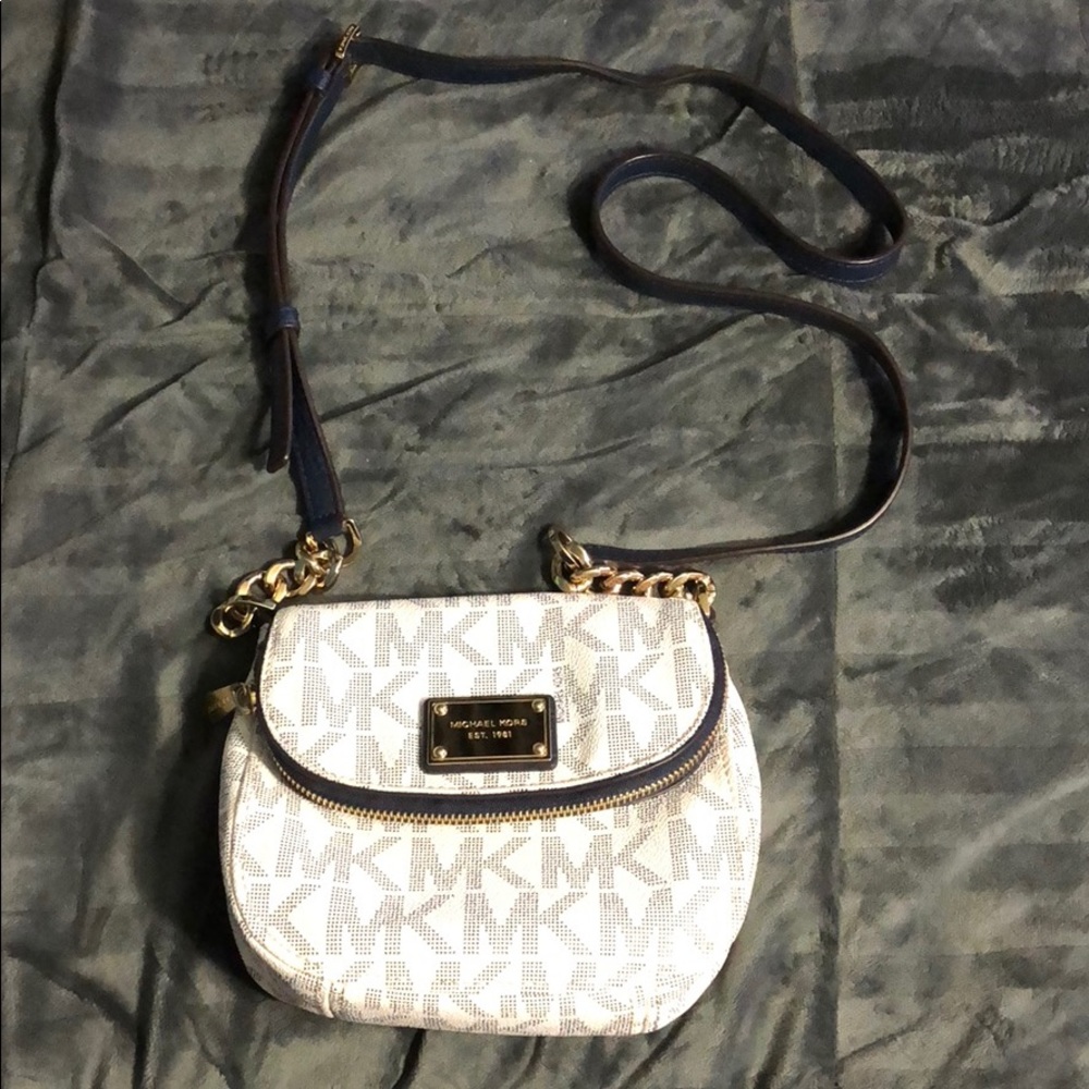 [SOLD]Michael Kors crossbody